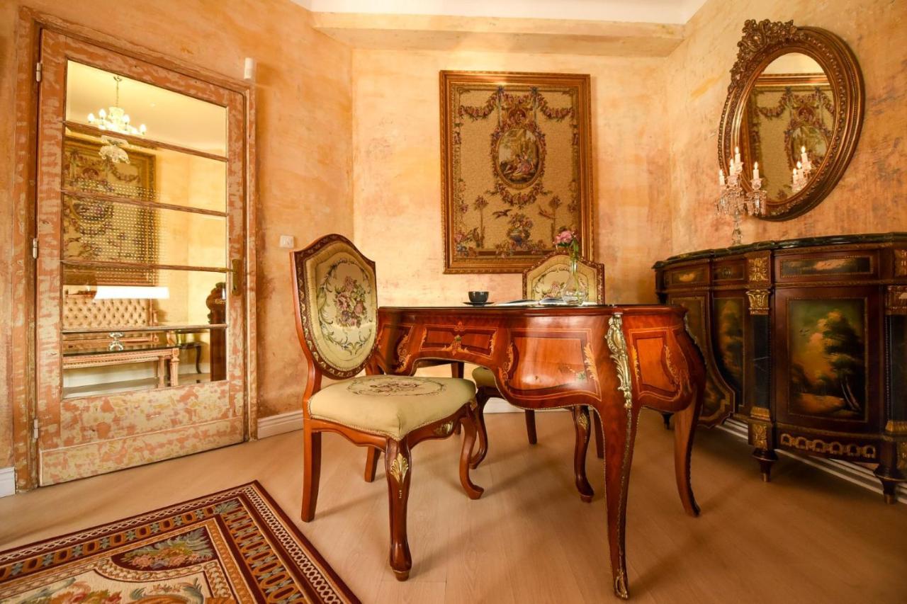 Апартаменты Baroque Splendor: Breathtaking Views & Design Бухарест Экстерьер фото