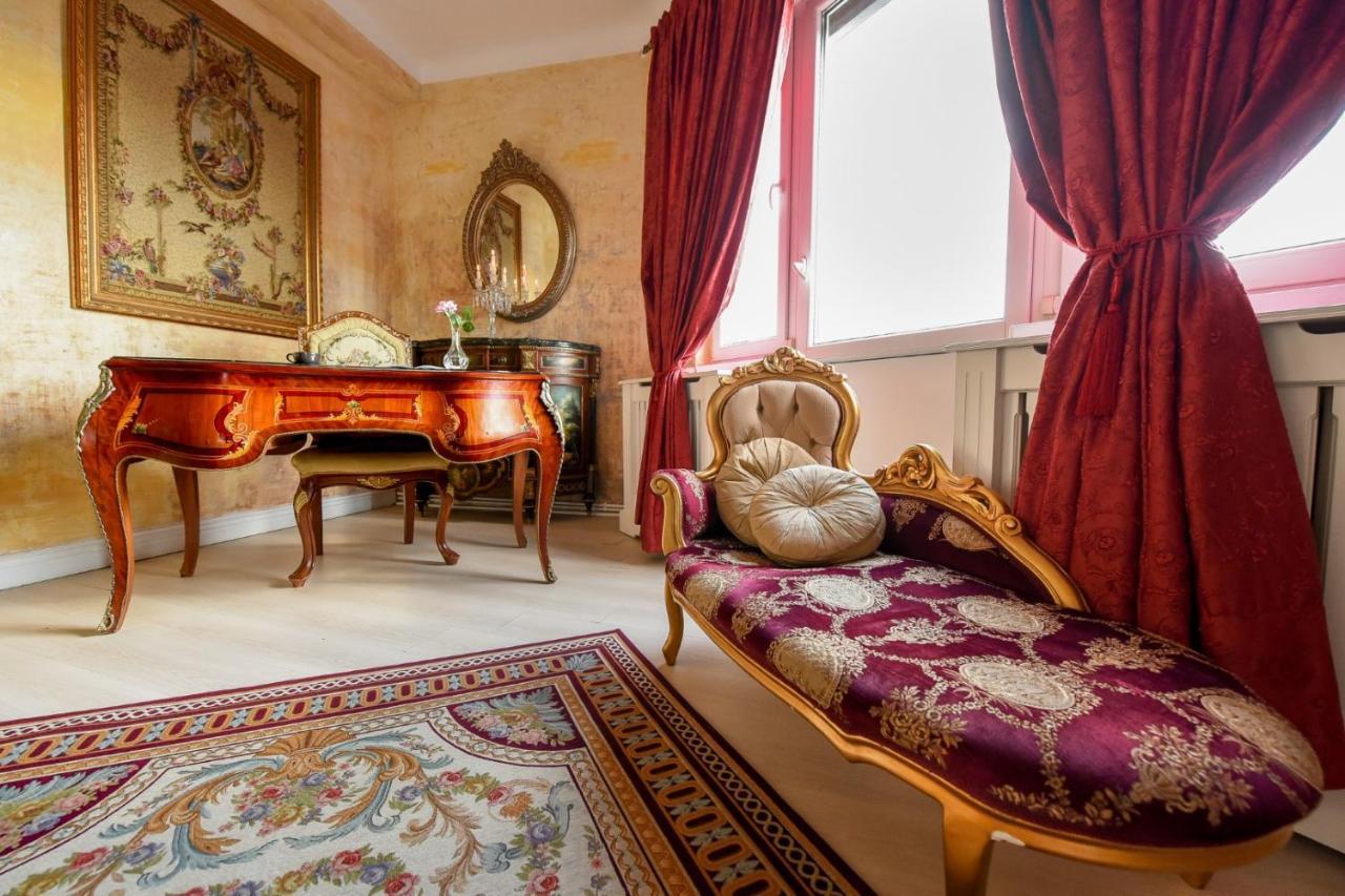 Апартаменты Baroque Splendor: Breathtaking Views & Design Бухарест Экстерьер фото