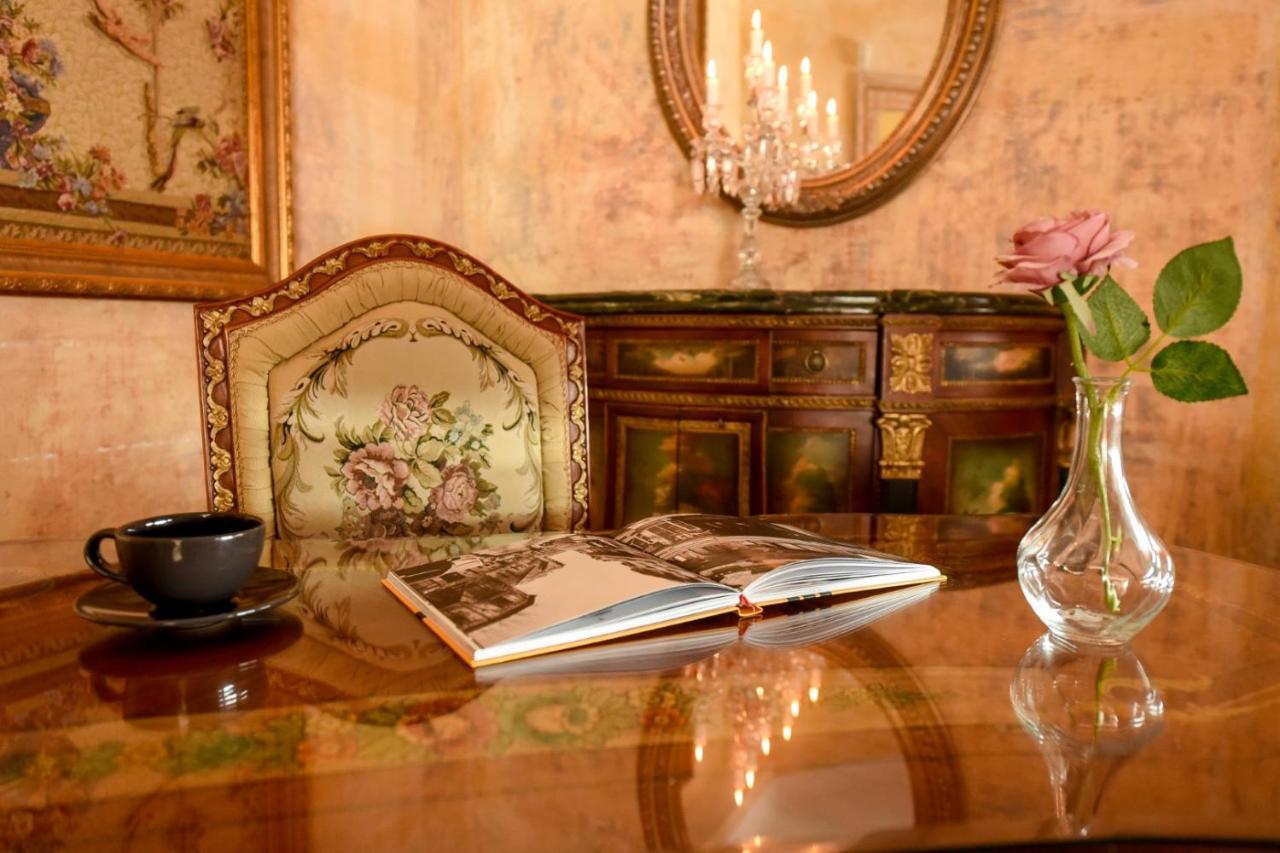 Апартаменты Baroque Splendor: Breathtaking Views & Design Бухарест Экстерьер фото